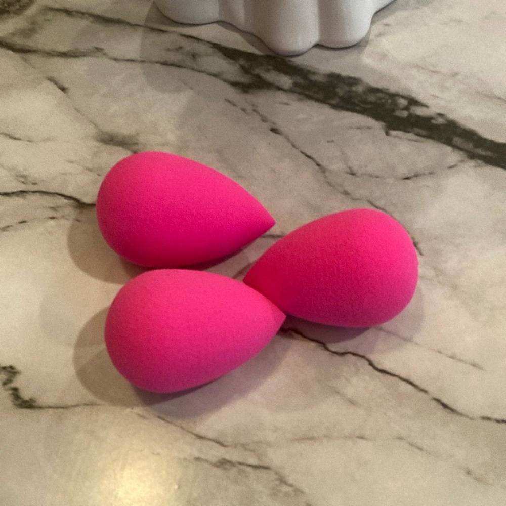 Beauty blenders- three msrp $75
